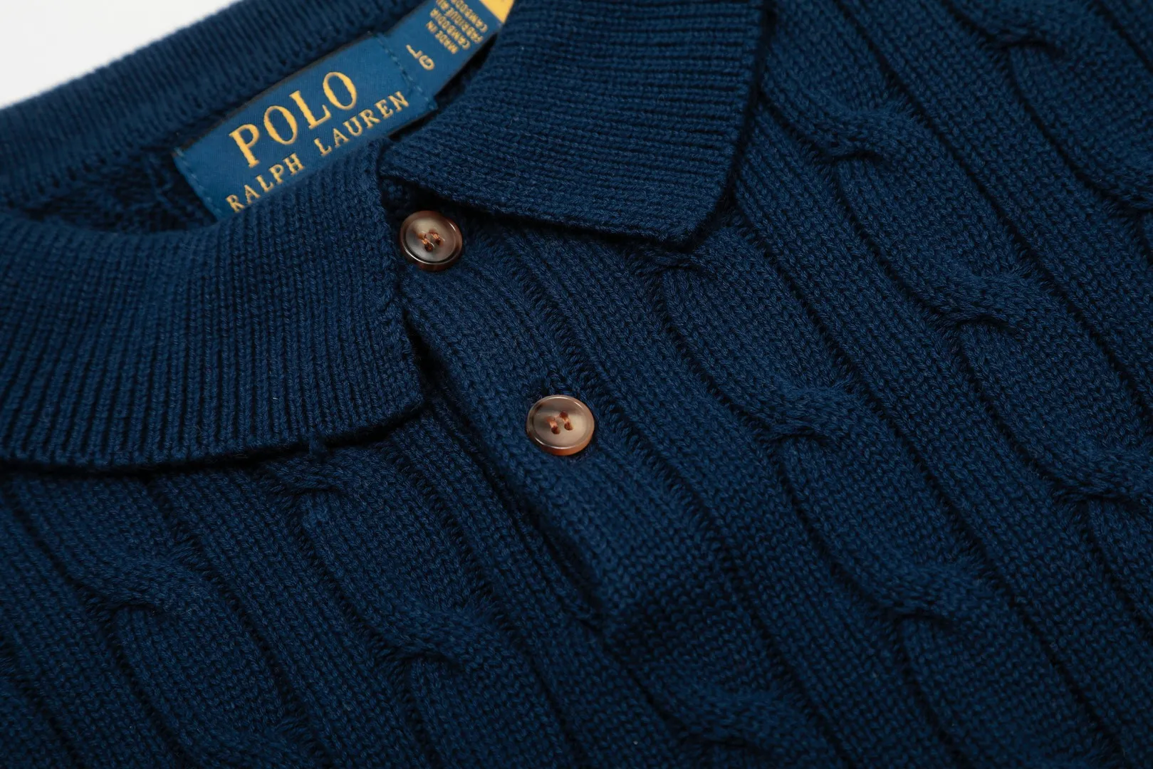 🅿️186 "Top quality" Style number: DS062# (not off the shelves all year round) [Ralph Lauren men's POLO lapel solid color pony embroidered logo knitted short sleeves] ✅Ralph Lauren Ralph Lauren classic basic lapel POLO men's all-season knitted short sleeves ✅Main supplier platform live broadcast Wholesale entity Replacement when out of stock Not off the shelf ✅ZP quality 1:1 version Scan the code to enter the GF website Counter quality ✅Details and quality are the only one in Guangzhou. Imported quality cotton yarn, focusing on high-end, cost-effective. Needless to say good quality. ✅The version restores the original version. The maximum size can be worn up to 200 pounds. Loose, comfortable and stress-free. ✅The upper body is simple and easy to match. A must-have for men. Good-looking clothes are never picky. A must-have for men's wardrobe. Size: S-XL. Color: Black, White, Gray, Khaki, Navy Blue, Gentleman's Lake Blue.